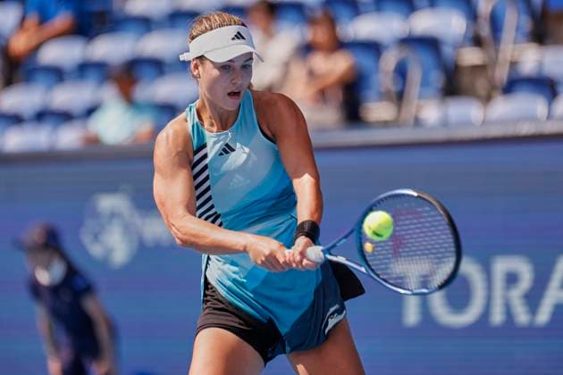 September 26, 2023, Tokyo, Japan: Anna KALINSKAYA (RUS) hits a return against Ekaterina ALEXANDROVA (RUS) during their women s single match for the second day of the TORAY PAN PACIFIC OPEN TENNIS tournament 2023 at the Ariake Coliseum. The tournament is held from September 25 to October 1st. Alexandrova won 6-7(7), 6-1,7-5. Tokyo Japan - ZUMAm191 20230926_aap_m191_003 Copyright: xRodrigoxReyesxMarinx
