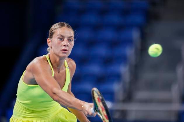 September 26, 2023, Tokyo, Japan: Marta KOSTYUK (UKR) hits a return against Daria KASATKINA (RUS) during their women s single match for the second day of the TORAY PAN PACIFIC OPEN TENNIS tournament 2023 at the Ariake Coliseum. The tournament is held from September 25 to October 1st. Tokyo Japan - ZUMAm191 20230926_aap_m191_025 Copyright: xRodrigoxReyesxMarinx