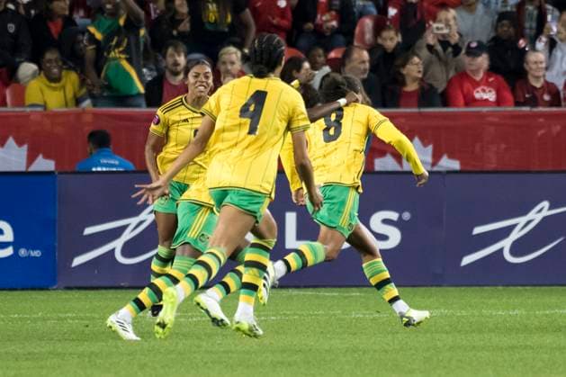 September 26, 2023, Toronto, Ontario, Canada: Team mates celebrate Drew Spence 8 scoring a goal during the CONCACAF Women s Championship 2024 Olympic qualifier between Canada and Jamaica at BMO field in Toronto. The game ended 2-1 for Canada sending it to the Paris 2024 Olympic Games, Olympische Spiele, Olympia, OS Toronto Canada - ZUMAm154 20230926_zap_m154_021 Copyright: xAngelxMarchinix