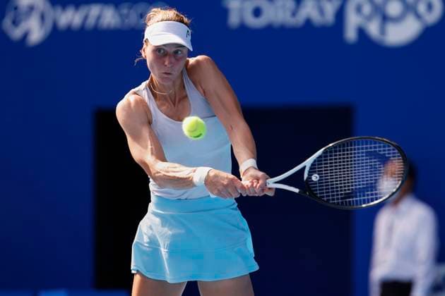 September 27, 2023, Tokyo, Japan: Liudmila SAMSONOVA (RUS) hits a return against Ekaterina ALEXANDROVA (RUS) during their women s singles match of the Toray Pan Pacific Open Tennis Tournament 2023 at the Ariake Coliseum. The tournament is held from September 25 to October 1st. Alexandrova won 6-4, 6-2. Tokyo Japan - ZUMAm191 20230927_aap_m191_014 Copyright: xRodrigoxReyesxMarinx