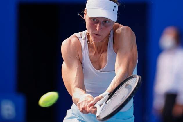 September 27, 2023, Tokyo, Japan: Liudmila SAMSONOVA (RUS) hits a return against Ekaterina ALEXANDROVA (RUS) during their women s singles match of the Toray Pan Pacific Open Tennis Tournament 2023 at the Ariake Coliseum. The tournament is held from September 25 to October 1st. Alexandrova won 6-4, 6-2. Tokyo Japan - ZUMAm191 20230927_aap_m191_016 Copyright: xRodrigoxReyesxMarinx