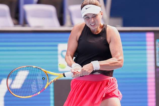 September 27, 2023, Tokyo, Japan: Kayla DAY (USA) hits a return against Veronika KUDERMENTOVA (RUS) during their women s singles match of the Toray Pan Pacific Open Tennis Tournament 2023 at the Ariake Coliseum. The tournament is held from September 25 to October 1st. Kudermentova won 6-3, 6-3. Tokyo Japan - ZUMAm191 20230927_aap_m191_031 Copyright: xRodrigoxReyesxMarinx