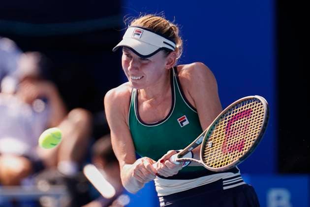 September 27, 2023, Tokyo, Japan: EKATERINA ALEXANDROVA (RUS) hits a return against L. Samsonova (RUS) during their women s singles match of the Toray Pan Pacific Open Tennis Tournament 2023 at the Ariake Coliseum. The tournament is held from September 25 to October 1st. Alexandrova won 6:4, 6:2. Tokyo Japan - ZUMAm191 20230927_aap_m191_020 Copyright: xRodrigoxReyesxMarinx