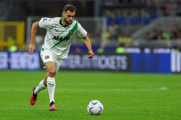 Nedim Bajrami of US Sassuolo seen in action during Serie A 2023 24 football match between FC Internazionale and US Sassuolo at Giuseppe Meazza Stadium, Milan, Italy on September 27, 2023  Copyright: xFabrizioxCarabelli IPAxSportx xix xx IPA_40647992 IPA_IPA40647992