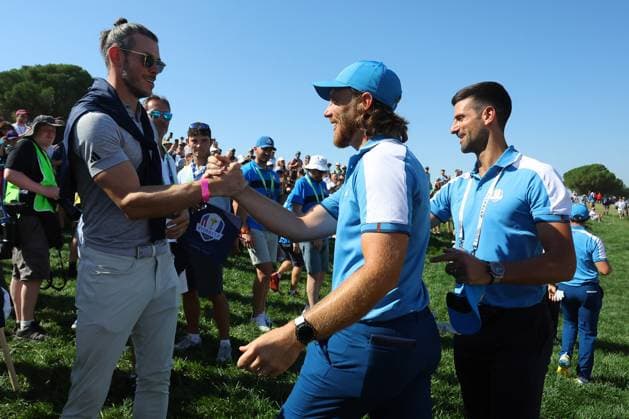 Golf, Ryder Cup in Rom, Tag 1 - Gareth Bale und Novak Djokovic als Zuschauer Golf match - Ryder Cup 2023 Rome, Italy 29.09.2023: Gareth Bale and Novak Djokovic, Tommy Fleetwood of Europe, Foursomes Session at RYDER CUP 2023 at Marco Simone Golf & Country Club di Guidonia Montecelio, Roma Rome Italy  Copyright: xIPAxSport ABACAx BRIPASport20230929_436 IPAxSport ABACAx BRIPASport20230929_436