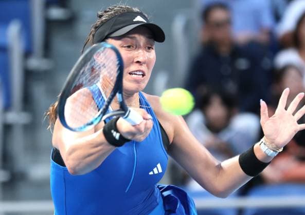 September 30, 2023, Tokyo, Japan - Jessica Pegula of the United States returns the ball against Maria Sakkari of Greece during the semi final match of the Toray Pan Pacific Open tennis tournament at the Ariake Colosseum in Tokyo on Saturday, September 30, 2023. (photo by Yoshio Tsunoda AFLO) Noxthirdxpartyxsales  (0306436745st)
