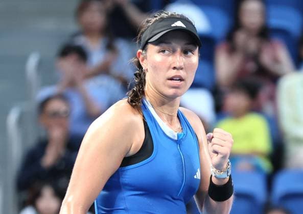 September 30, 2023, Tokyo, Japan - Jessica Pegula of the United States clinches her fist as she defeated Maria Sakkari of Greece during the semi final match of the Toray Pan Pacific Open tennis tournament at the Ariake Colosseum in Tokyo on Saturday, September 30, 2023. (photo by Yoshio Tsunoda AFLO) Noxthirdxpartyxsales  (0306436749st)