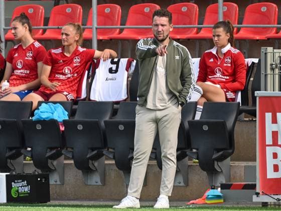 Thomas Oostendorp 1 FC Nuernberg, coach has to adjust a lot Bayer 04 Leverkusen vs 1 FC Nuernberg, soccer, Google Pixel Womens Bundesliga, 02 Matchday, Season 2023 2024, 30 09 2023 DFL REGULATES PROHIBIT ANY USE OF PHOTOGRAPHS AS IMAGE SEQUENCES AND OR QUASI VIDEO Bayer 04 Leverkusen vs 1 FC Nuernberg, soccer, Google Pixel Womens Bundesliga, 02 Matchday, Season 2023 2024, 30 09 2023 Leverkusen Copyright: xEibner-Pressefoto ThomasxHaeslerx EP_THR