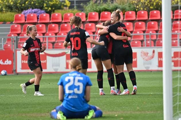 Jubel, Freuen, celebrate, happy, cheer , Goal Celebration Bayer 04 Leverkusen Frauen 5 0, 30 09 2023, Leverkusen Germany , Fussball,google pixel Frauenbundesliga bayer 04 Leverkusen 1 FC Nürnberg, DFB DFL REGULATIONS PROHIBIT ANY USE OF PHOTOGRAPHS AS IMAGE SEQUENCES AND OR QUASI VIDEO xmkx