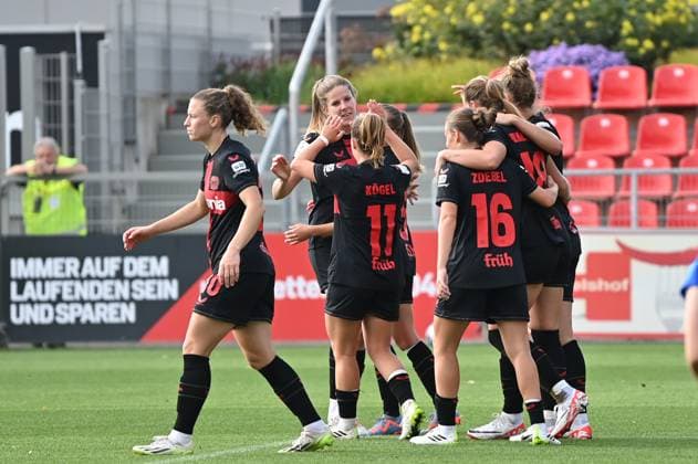 Jubel, Freuen, celebrate, happy, cheer , Goal Celebration Bayer 04 Leverkusen Frauen 5 0, 30 09 2023, Leverkusen Germany , Fussball,google pixel Frauenbundesliga bayer 04 Leverkusen 1 FC Nürnberg, DFB DFL REGULATIONS PROHIBIT ANY USE OF PHOTOGRAPHS AS IMAGE SEQUENCES AND OR QUASI VIDEO xmkx