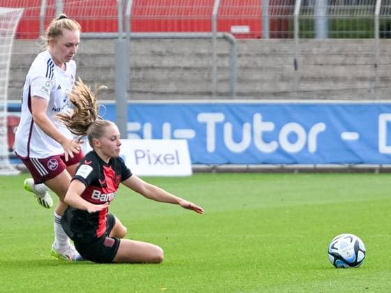 Madeleine Steck 1 FC Nuernberg, 28 brings Janou Levels Bayer 04 Leverkusen, 05 to fall Bayer 04 Leverkusen vs 1 FC Nuernberg, football, Google Pixel Womens Bundesliga, 02 matchday, season 2023 2024, 30 09 2023 DFL REGULATES PROHIBIT ANY USE OF PHOTOGRAPHS AS IMAGE SEQUENCES AND OR QUASI VIDEO Bayer 04 Leverkusen vs 1 FC Nuernberg, Football, Google Pixel Womens Bundesliga, 02 Matchday, Season 2023 2024, 30 09 2023 Leverkusen. Copyright: xEibner-Pressefoto ThomasxHaeslerx EP_THR