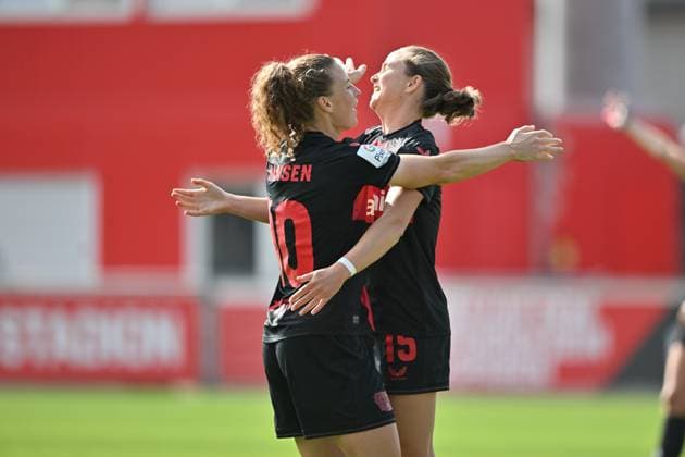 Jubel, Freuen, celebrate, happy, cheer , Goal Celebration Synne Skinnes Hansen B04, 10 with goal scorer Eva van Deursen B04, 15 , 30 09 2023, Leverkusen Germany , Fussball,google Pixel Frauenbundesliga bayer 04 Leverkusen 1 FC Nürnberg, DFB DFL REGULATIONS PROHIBIT ANY USE OF PHOTOGRAPHS AS IMAGE SEQUENCES AND OR QUASI VIDEO xmkx