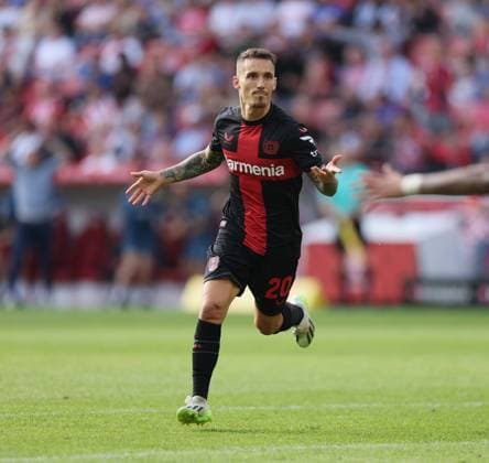 30 09 2023, Football Bundesliga, 1 FSV Mainz 05 Bayer 04 Leverkusen, emonline, emspor, v l , Goal celebration to 0 2 by Alejandro Grimaldo Bayer 04 Leverkusen , Goal celebration, celebrate the goal DFL DFB REGULATES PROHIBIT ANY USE OF PHOTOGRAPHS AS IMAGE SEQUENCES AND OR QUASI VIDEO xdcx Copyright: HMBxMedia Claus
