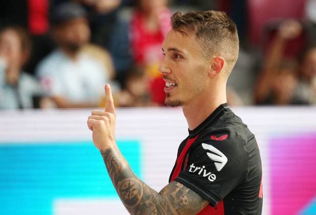 Alejandro Grimaldo 20, Leverkusen scores 2 0 for Leverkusen, 30 09 2023, Football, 1 Bundesliga, 1 FSV Mainz 05 Bayer 04 Leverkusen, Matchday 6, Season 2023 24, MEWA Arena, Mainz, Germany, zmdz, DFB DFL regulations prohibit any use of photographs as image sequences and or quasi video 1 FSV Mainz 05 Bayer 04 Leverkusen