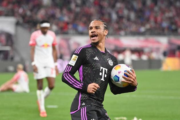 Goal celebration Leroy SANE Bayern Muenchen after goal to 2 2 Jubel,Freude,Begeisterung, AAktion,Einzelbild,angeschnittenes Einzelmotiv,Halbfigur,half figure Football 1 Bundesliga Saison 2023 2024, 6 Spieltag, Spieltag06 RB Leipzig FC Bayern Muenchen 2 2 am 30 09 2023 , R E D B U L A R E N A