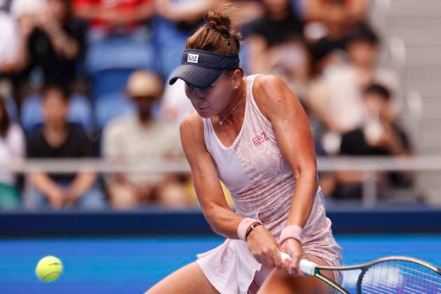 October 1, 2023, Tokyo, Japan: Veronika KUDERMETOVA (RUS) hits a return against Jessica PEGULA (USA) during the singles final match of the Toray Pan Pacific Open Tennis Tournament 2023 at the Ariake Coliseum. The tournament is held from September 25 to October 1st. Tokyo Japan - ZUMAm191 20231001_aap_m191_003 Copyright: xRodrigoxReyesxMarinx