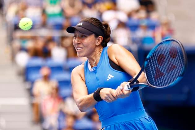 October 1, 2023, Tokyo, Japan: Jessica PEGULA (USA) hits a return against Veronika KUDERMETOVA (RUS) during the singles final match of the Toray Pan Pacific Open Tennis Tournament 2023 at the Ariake Coliseum. The tournament is held from September 25 to October 1st. Tokyo Japan - ZUMAm191 20231001_aap_m191_006 Copyright: xRodrigoxReyesxMarinx