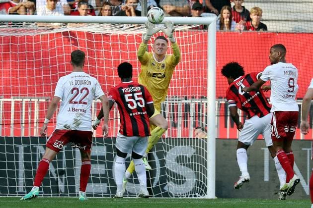 FOOT OGCN-BREST 01-10-23 PHOTOPQR NICE MATIN Jean François Ottonello ; Nice ; 01 10 2023 ; OGC Nice Stade Brestois - 7eme journee de championnat de France de football 2023 24, Allianz Riviera - 1 - Marcin Bulka Nice France  Copyright: xPHOTOPQR NICExMATIN MAXPPPxJeanxFrançoisxOttonellox 20231001NIM8055 20231001NIM8055