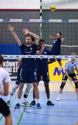 Volleyball, Season 2023 2024, 2 Bundesliga Nord, 01 10 2023, 04 Matchday, Men, TuB Bocholt blue vs VCO Berlin white v l Florian Wissing TuB Bocholt , Rudy Schneider TuB Bocholt , Bocholt Euregiohalle Nordrhein Westfalen Germany 231001_vb_tub-bocholt_vco-berlin_22385