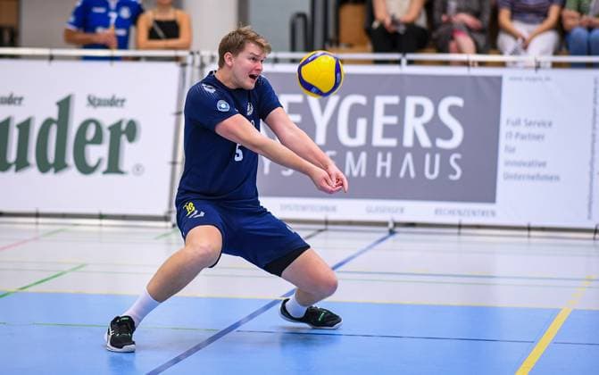 Volleyball, Season 2023 2024, 2 Bundesliga Nord, 01 10 2023, 04 Matchday, Men, TuB Bocholt blue vs VCO Berlin white Lars Geukes TuB Bocholt , Bocholt Euregiohalle Nordrhein Westfalen Germany 231001_vb_tub-bocholt_vco-berlin_22405