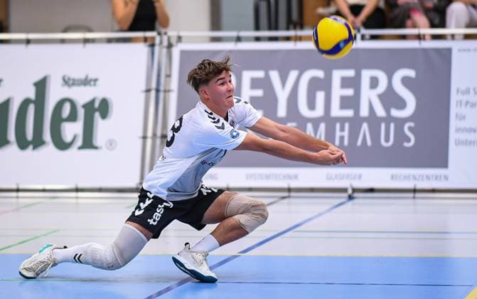 Volleyball, Season 2023 2024, 2 Bundesliga Nord, 01 10 2023, 04 Matchday, Men, TuB Bocholt blue vs VCO Berlin white Nico Janitzki Libero TuB Bocholt , Bocholt Euregiohalle Nordrhein Westfalen Germany 231001_vb_tub-bocholt_vco-berlin_22412