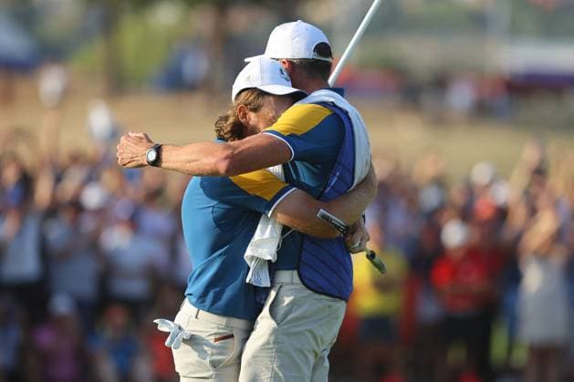 Rome Ryder Cup 2023 - EUROPE TEAM WIN TROPHY in SINGLES MATCHES at Marco Simone Golf Country Club di Guidonia Montecelio, Roma Rome, Italy 01.10.2023: Tommy FLEETWOOD score the last point at SINGLES MATCHES and Europe team win the trophy at RYDER CUP 2023 at Marco Simone Golf Country Club di Guidonia Montecelio, Roma Rome italy -  Copyright: xIPAxSport ABACAx BRIPASport20231001_1005 IPAxSport ABACAx BRIPASport20231001_1005