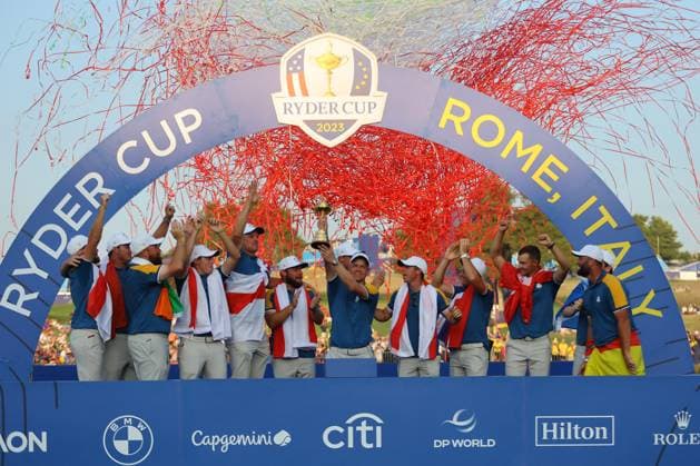 Rome Ryder Cup 2023 - AWARD CERIMONY SINGLES MATCHES at Marco Simone Golf Country Club di Guidonia Montecelio, Roma Rome, Italy 01.10.2023: Captain Luke Donald s European team wins the cup and lifts the trophy during the awards ceremony at RYDER CUP 2023 at Marco Simone Golf Country Club di Guidonia Montecelio, Roma Rome italy -  Copyright: xIPAxSport ABACAx BRIPASport20231001_1055 IPAxSport ABACAx BRIPASport20231001_1055