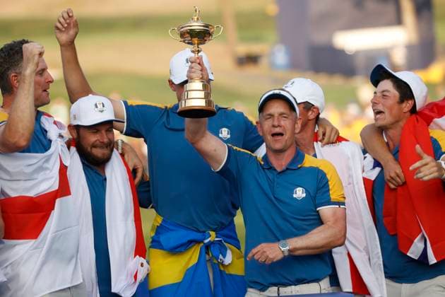2023 Ryder Cup - Day 3 Europe s Captain Luke Donald Lift the Trophy after win the 44th Ryder Cup Matches , Europe versus USA, Day 3 on 1st October 2023 at Marco Simone Golf Rome, Italy Rome Rome Italy  Copyright: xCiroxDexLucax originalFilename:deluca-ita2023r231001_nppBE.jpg