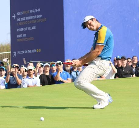 Team Europe s Viktor Hovland narrowly misses a putt on the 13th green. Europe won the Ryder Cup beating Team USA by fourteen and a half points to ten points on the final day of the Ryder Cup at Marco Simone Golf Club, Rome, Italy on Sunday, October 01, 2023.  LON20231001298 HUGOxPHILPOTT