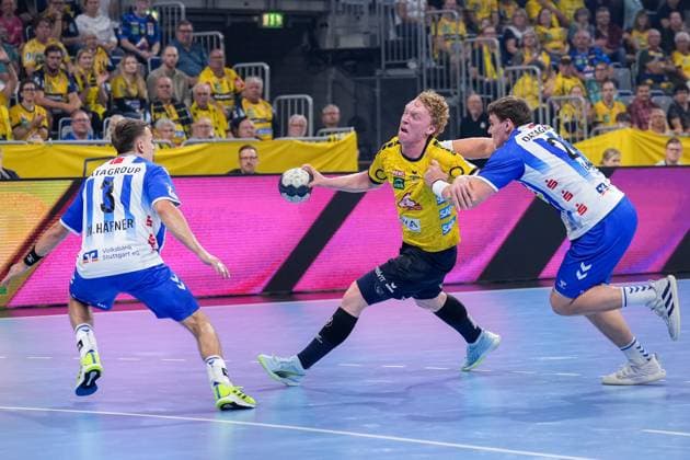 f l Max Häfner TVB, 3 , Gustav Davidsson RNL, 22 , Lukas Laube TVB, 24 , duel, duel, tackle, tackling, dynamic, action, action, 01 10 2023, Mannheim Germany , Handball, Bundesliga, Rhein Neckar Löwen TVB Stuttgart xozx