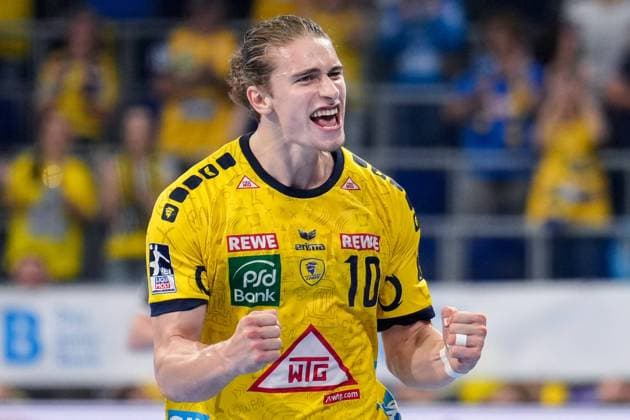 Goal scorer Juri Knorr RNL, 10 , player of Rhein Neckar Löwen, cheers about a goal, jubilation, jubilate, goal celebration, celebrate the goal, celebration, cheering about the goal, optimistic, game scene, highlight, single picture, action, action, 01 10 2023, Mannheim Germany , Handball, Bundesliga, Rhein Neckar Löwen TVB Stuttgart xozx