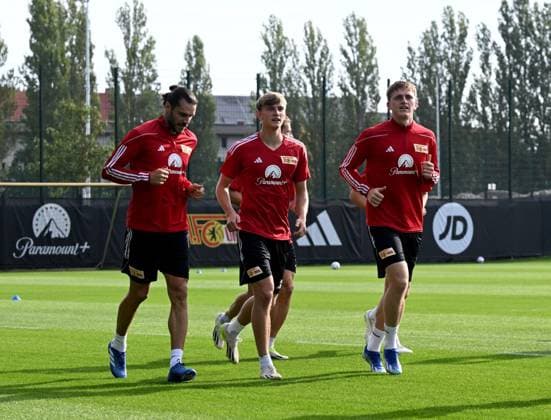 Football, men, season 2023 2024, Champions League, training of 1 FC Union Berlin at the stadium An der Alten Försterei, f l Christopher Trimmel 1 FC Union , Aljoscha Kemlein 1 FC Union Berlin , Mikkel Kaufmann 1 FC Union Berlin , 02 10 2023, Copyright: xMatthiasxKochx