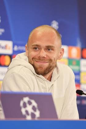 SOCCER - UEFA CL, RBS vs Sociedad SALZBURG,AUSTRIA,02.OCT.23 - SOCCER - UEFA Champions League, group stage, Red Bull Salzburg vs Real Sociedad, preview, press conference, PK, Pressekonferenz RBS. Image shows Alexander Schlager (RBS).  GEPAxpictures xMathiasxMandl