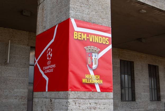 Football, men, season 2023 2024, Champions League Group C, 2 match day , 1 FC Union Berlin SC Braga, 1 day before the game, the Olympic Stadium is wrapped in the red and white club colors of Union, in the picture posters to welcome the fans from Braga, 02 10 2023, Copyright: xSebastianxRäppold MatthiasxKochx