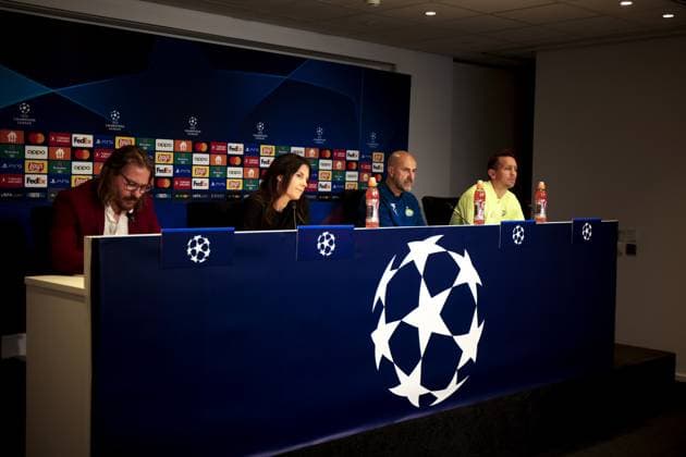 EINDHOVEN - PSV Eindhoven coach Peter Bosz and Luuk de Jong of PSV Eindhoven during the PSV Eindhoven press conference, PK, Pressekonferenz in the run-up to the Champions League match against Sevilla FC at the Phillips Stadium on October 2, 2023 in Eindhoven, the Netherlands. ANP JEROEN PUTMANS UEFA Champions League MD-1 2023 2024 xVIxANPxSportx xxANPxIVx 480017119 originalFilename: 480017119.jpg