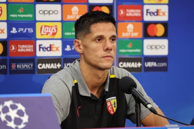 Florian SOTOCA (RC Lens) lors de la confÃ rence de presse d avant-match de Ligue des Champions entre le RC Lens et Arsenal, stade Bollaert-Delelis, le 2 octobre 2023 FOOTBALL : RC LENS vs ARSENAL - LIGUE DES CHAMPIONS - CONFERENCE PRESSE AVANT-MATCH - 02 10 2023 LaurentSanson Panoramic 