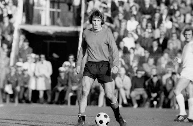 Soccer Bundesliga 1972 73 Eintracht Frankfurt FC Bayern Munich 2 1 14 10 1972 Karl Heinz Körbel SGE in action in his first Bundesliga match HM