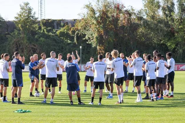 SOCCER - UEFA CL, RBS vs Sociedad SALZBURG,AUSTRIA,02.OCT.23 - SOCCER - UEFA Champions League, group stage, Red Bull Salzburg vs Real Sociedad, preview, training RBS. Image shows the team of RBS.  GEPAxpictures xMathiasxMandl