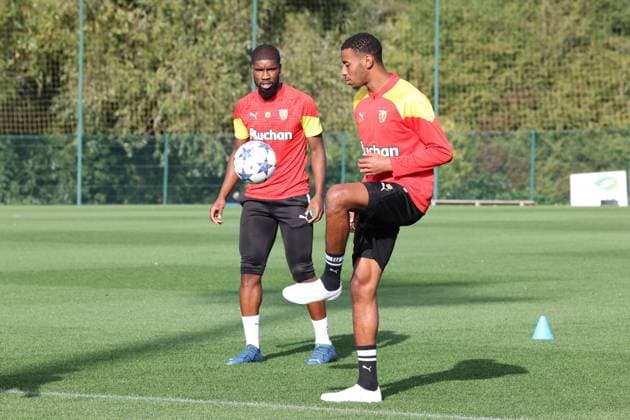 Andy DIOUF (RC Lens) lors de l entrainement d avant-match de Ligue des Champions entre le RC Lens et Arsenal, le 2 octobre 2023 FOOTBALL : RC LENS vs ARSENAL - LIGUE DES CHAMPIONS - ENTRAINEMENT LENS AVANT-MATCH - 02 10 2023 LaurentSanson Panoramic 