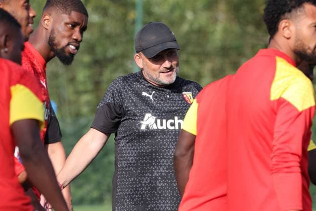 Franck HAISE (entraineur RC Lens) lors de l entrainement d avant-match de Ligue des Champions entre le RC Lens et Arsenal, le 2 octobre 2023 FOOTBALL : RC LENS vs ARSENAL - LIGUE DES CHAMPIONS - ENTRAINEMENT LENS AVANT-MATCH - 02 10 2023 LaurentSanson Panoramic 
