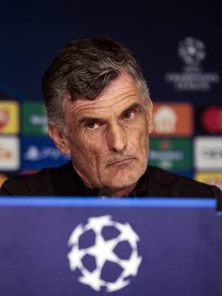 EINDHOVEN - Sevilla FC coach Jose Luis Mendilibar during the press conference, PK, Pressekonferenz of Sevilla FC in the run-up to the Champions League match against PSV at the Phillips Stadium on October 2, 2023 in Eindhoven, the Netherlands. ANP JEROEN PUTMANS UEFA Champions League MD-1 2023 2024 xVIxANPxSportx xxANPxIVx 480042307 originalFilename: 480042307.jpg