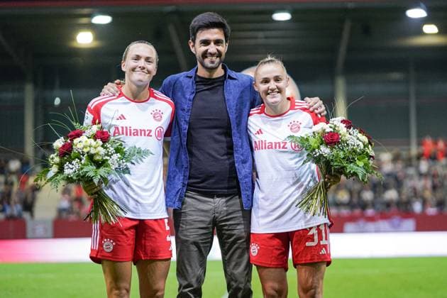 Magdalena Eriksson 5 FC Bayern and Georgia Stanway 31 FC Bayern are honored for their successful World Cup at the Google Pixel womens Bundesliga match FC Bayern München 1 FC Köln on 02 10 2023 Munich FC Bayern Campus Bayern Germany