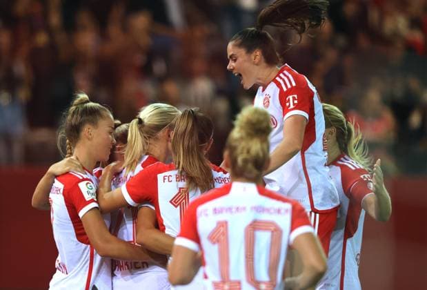 Bayern goal celebration after scoring 1 0 womens soccer, Bayern Muenchen Koeln, 2 10 2023 womens soccer Bundesliga, FC Bayern Munich 1 FC Cologne, 2 match day, 2023 2024 season in Munich, F C B A Y E R N C A M P U S, Germany source copyright credit Oryk HAIST xFRAUENFUSSBALL_FCB-KOEx