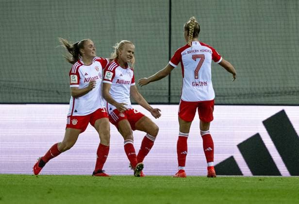 Georgia Stanway FC Bayern Muenchen Frauen, 31 and Giulia Gwinn FC Bayern Muenchen Frauen, 7 cheer with Pernille Harder FC Bayern Muenchen Frauen, 21 whose goal to make it 1 0 just before halftime FC Bayern Muenchen Frauen vs 1 FC Koeln, Soccer, Womens Bundesliga, 2 Spieltag, Saison 2023 2024, 02 10 2023 DFL DFB REGULATIONS PROHIBIT ANY USE OF PHOTOGRAPHS as IMAGE SEQUENCES and or QUASI VIDEO FC Bayern Muenchen Frauen gegen 1 FC Koeln, Fussball, Frauen Bundesliga, 2 Spieltag, Saison 2023 2024, 02 10 2023 Muenchen Copyright: xEibner-Pressefoto Feinerx EP_HFR