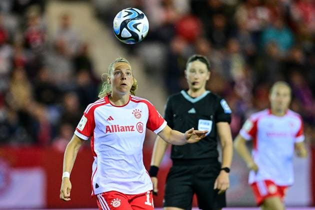 Jill Baijings FC Bayern Munich, FCB, 18 on the ball, 02 10 2023, Munich Germany , Football, Google Pixel Women Bundesliga, FC Bayern Munich 1 FC Cologne, DFB DFL REGULATES PROHIBIT ANY USE OF PHOTOGRAPHS AS IMAGE SEQUENCES AND OR QUASI VIDEO xslx
