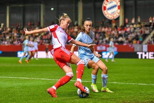 Giulia Gwinn 7 FC Bayern and Natalia Padilla Bidas 22 Cologne in action at the Google Pixel womens Bundesliga match FC Bayern München 1 FC Köln on 02 10 2023 Munich FC Bayern Campus Bayern Germany