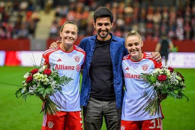 Womens soccer congratulations on the successful World Cup participation of ERIKSSON Magdalena and STANWAY Georgia in front of the Google Pixel womens soccer Bundesliga match of FC Bayern Munich against 1 FC Köln on 02 10 2023, Germany, Bayern Munich FC Bayern Campus Bayern Germany