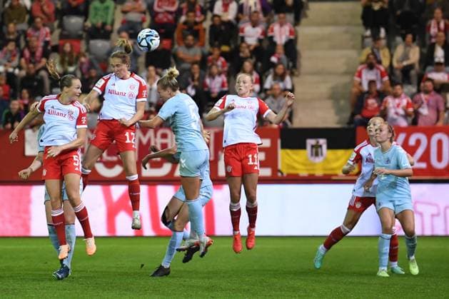 Womens soccer header by LOHMANN Sydney, where she injured herself, at the Google Pixel womens soccer Bundesliga match between FC Bayern Munich and 1 FC Köln on 02 10 2023, Germany, Bayern Munich FC Bayern Campus Bayern Germany.