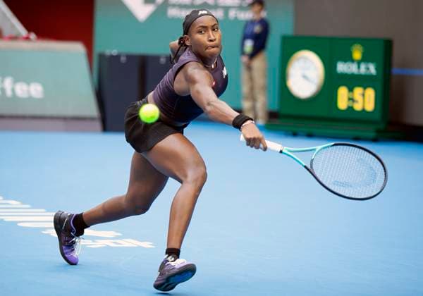 (231003) -- BEIJING, Oct. 3, 2023 -- Coco Gauff of the United States hits a return to Croatia s Petra Martic during the women s singles second round match at 2023 China Open tennis tournament in Beijing, capital of China, Oct. 3, 2023. ) (SP)CHINA-BEIJING-TENNIS-CHINA OPEN-WOMEN S SINGLES-2ND ROUND (CN) LuoxYuan 