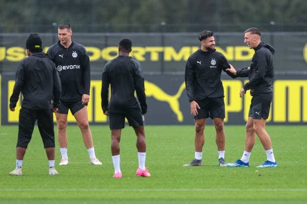 03 10 2023, football, season 2023 2024, 1 Bundesliga, training Borussia Dortmund, v l Antonios Papadopoulos Borussia Dortmund , Nico Schlotterbeck Borussia Dortmund , Dortmund training ground BVB NRW Germany xRHR PHOTO DEx Copyright: DennisxEwert RHR-FOTOx RHR-FOTO DE